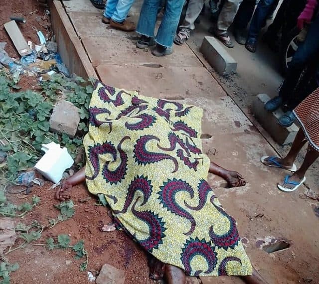 Togo/Braquage : une femme poignardée à mort à Adjidogomé ce matin ; l’un des voleurs brulé vif