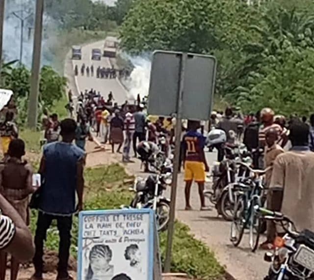 Togo/Contestation de la hausse des tarifs au péage : arrestation de plusieurs manifestants à Kpélé (Photos)