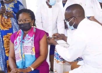 Togo : après Dogbé, Yark Damehame et les autres ministres se sont fait vacciner (Photos)