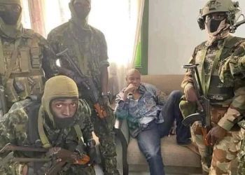 Un coup d’Etat mené par un ancien légionnaire français renverse Alpha Condé en Guinée