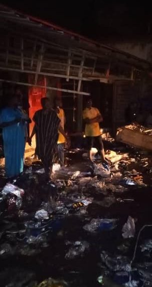 Togo-Incendie au grand marché/4 boutiques touchées : quelques images des dégâts causés 