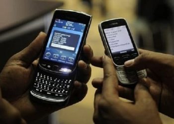 Togo : l’utilisation des téléphones portables interdite en classe