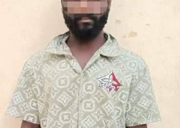 Togo : un auteur de vol aggravé interpellé par la police; son second en fuite