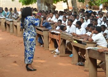 Togo : Plus de 25 000 élèves sensibilisés contre les violences sexuelles grâce au numéro vert 8250