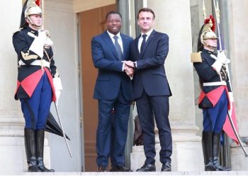 Togo – Cameroun : Embrassades et grands sourires d’un dictateur en France