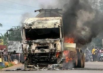 Togo/Incendie à Tsévié : un camion-citerne en flammes sur la nationale n°1