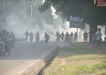 Au Cameroun, la rue conteste violemment la réélection du nonagénaire Paul Biya