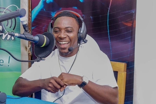 La crise silencieuse du métier d’animateur radio au Togo