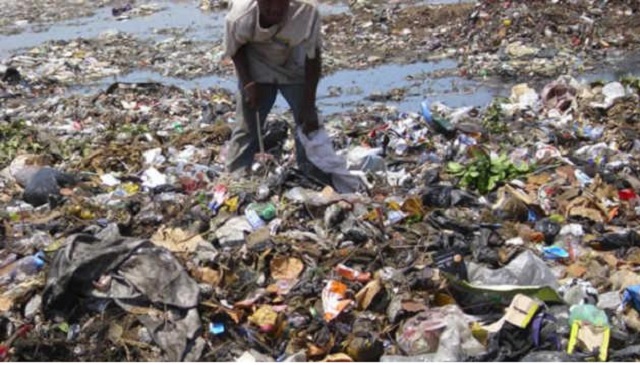 Au pays de Dussey où tout va très bien, on continue de manger au dépotoir